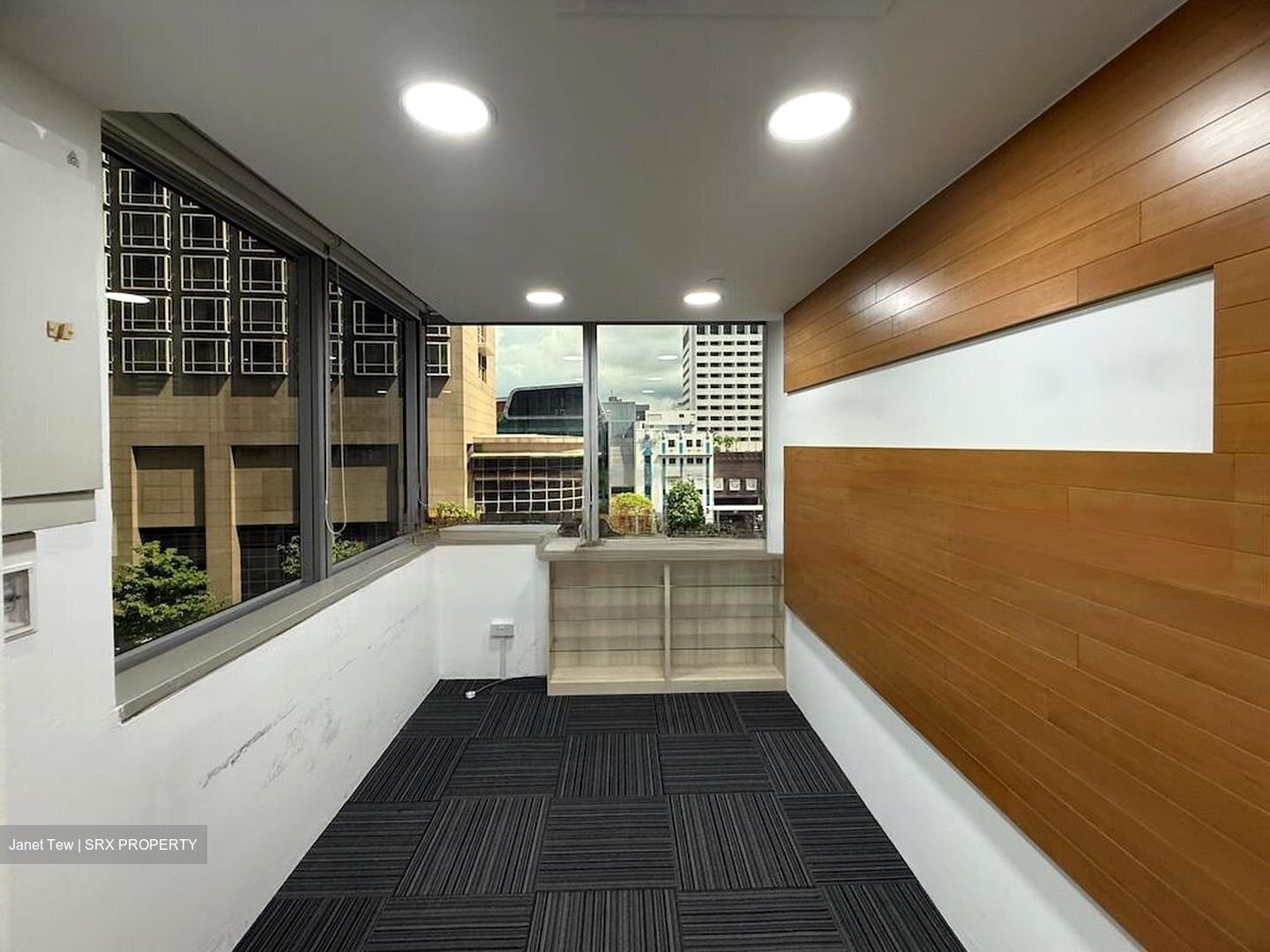 Odeon Towers (D7), Office #457508981
